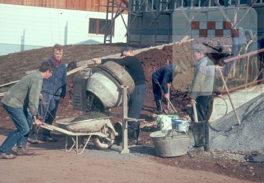 Bau des Schmißberger Gemeinschaftshaus 1966 17.jpg