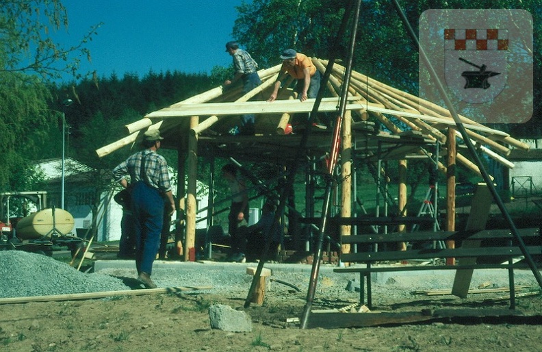 Bau der Grillhütte 1987 11.jpg