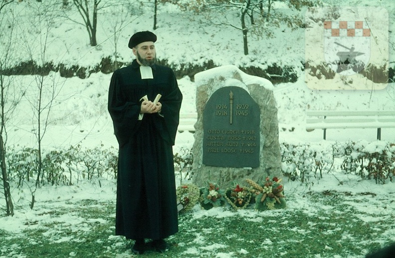 Einweihung Ehrenmal Schmißberger Friedhof 1960 5.jpg