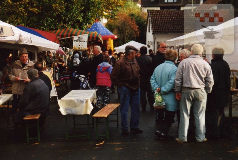 Mantelmarkt in Schmißberg 2000 11.jpg