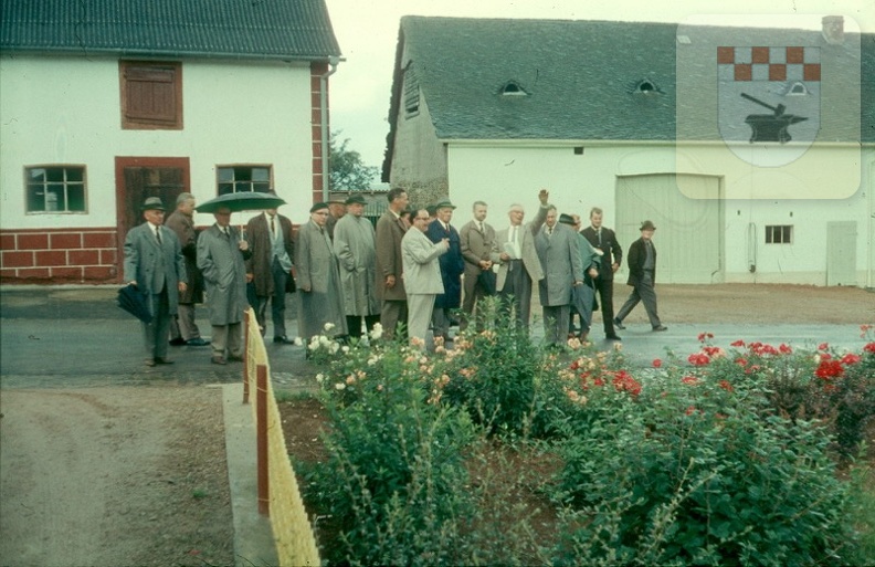Unser Dorf hat Zukunft 1966 - Bezirkskommission begutachtet Schmißberg 5.jpg
