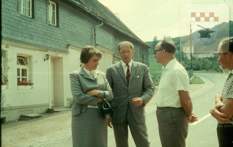 Unser Dorf hat Zukunft 1966 - Kreiskommission begutachtet Schmißberg 3.jpg