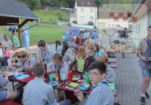 Schmißberg im August 2016 - Pfadfinde besuchen die Gemeinde 4.JPG