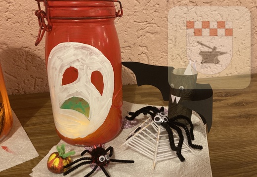 Halloween-Basteln im Gemeinschaftshaus Oktober 2022