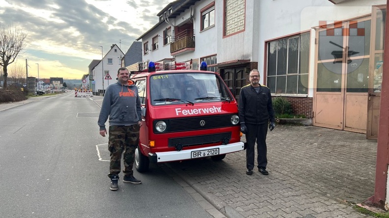 Feuerwehrauto der Freiwilligen Feuerwehr Schmißberg 2023 2.jpg