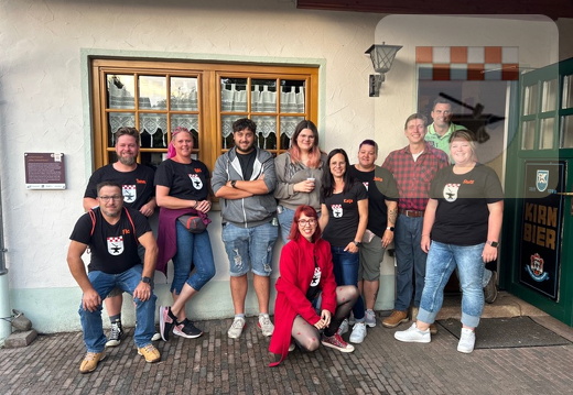 Cocktailnacht, Brunnenfest, Kirmes: So feiert Schmißberg den Sommer - Dieses Album anzeigen Cocktailnacht, Brunnenfest, Kirmes: So feiert Schmißberg den Sommer